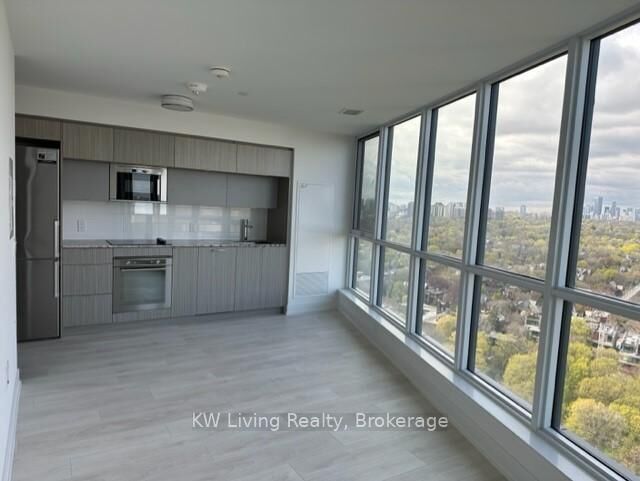 Property Photo:  585 Bloor Street E 2516  ON M4W 0B3 