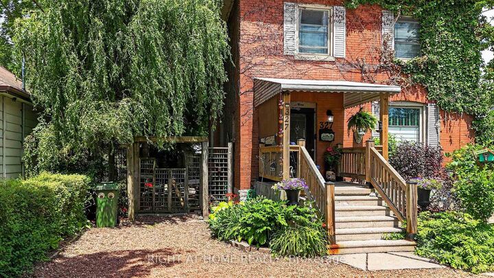 Property Photo:  327 Wellington Street  ON N5R 2T2 