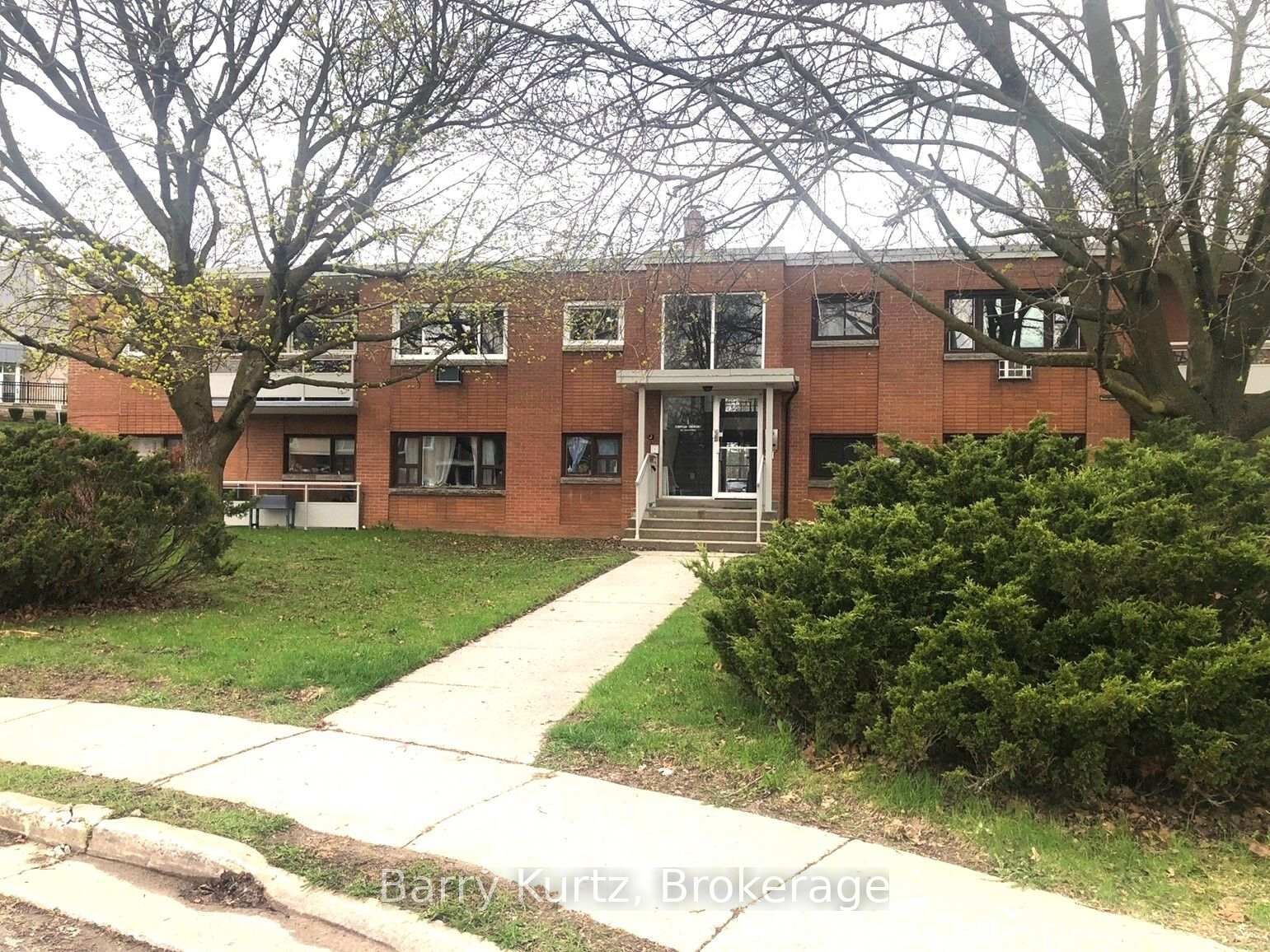 Photo de la propriété:  1 Sunnylea Crescent 5  ON N1E 1W1 
