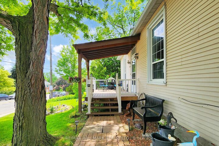 178 Barrie Street — photo 1