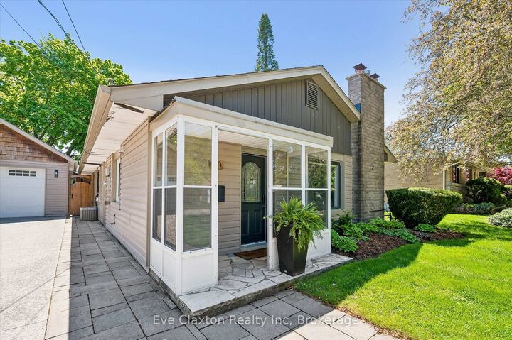 Property Photo:  90 Dean Avenue  ON N1G 1L6 