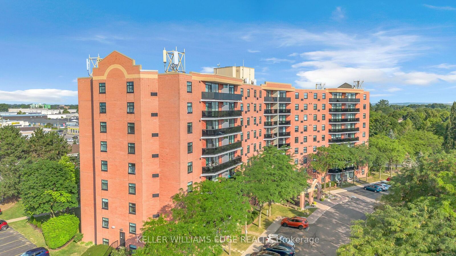 Property Photo: 9 Bonheur Court 815 ON N3P 1Z5
