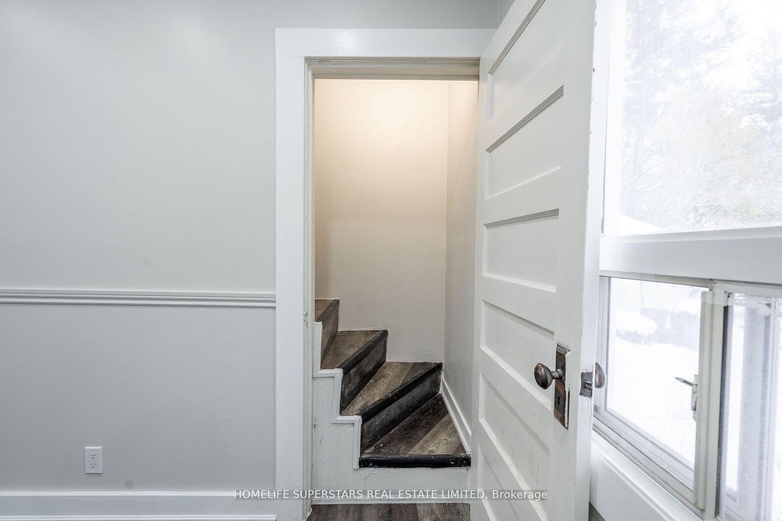 Property Photo: 4550 Homewood Avenue ON L2E 4X8