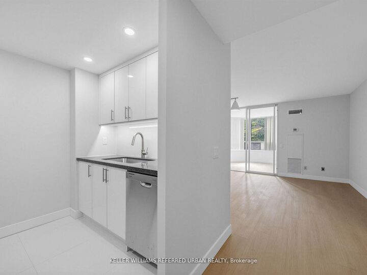 Property Photo: 7 Bishop Avenue 217 ON M2M 4J4