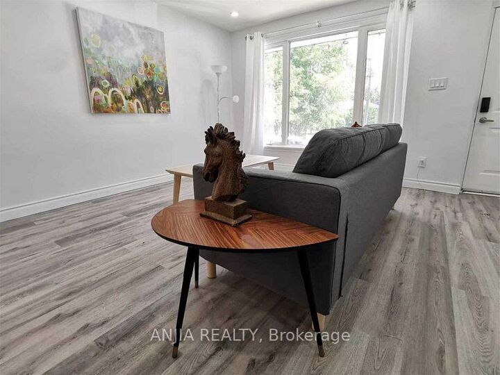 Property Photo:  256 Homewood Avenue  ON M2R 2N3 
