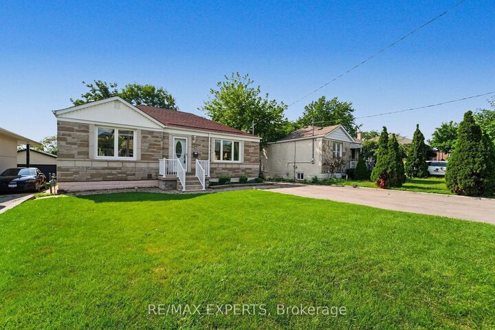 Property Photo: 8 Palamar Road ON M3M 1L1