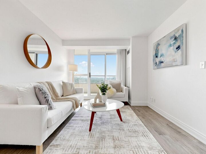Property Photo: 23 Hollywood Avenue 3505 ON M2N 7L8