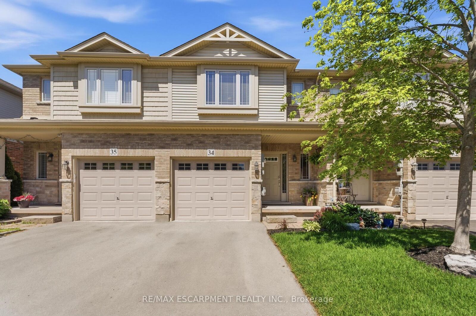 Property Photo: 6 Chestnut Drive 34 ON L3M 0C4