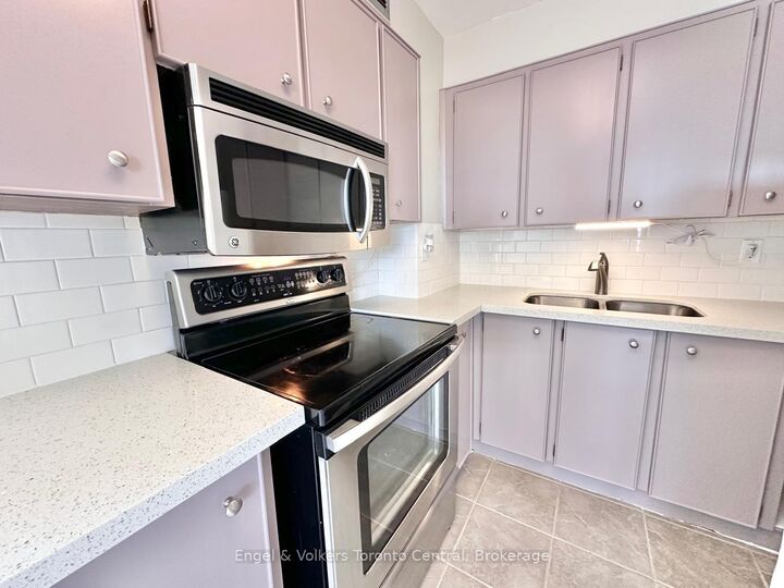 Property Photo: 15 Towering Heights Boulevard 502 ON L2T 3G7