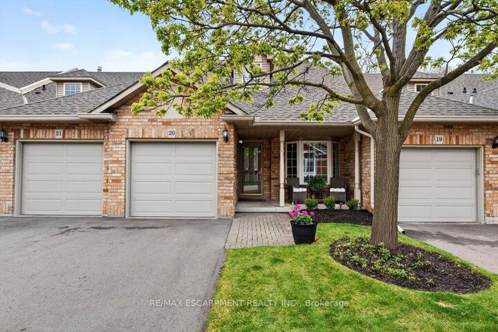 Property Photo:  2350 New Street 20  ON L7R 4P8 