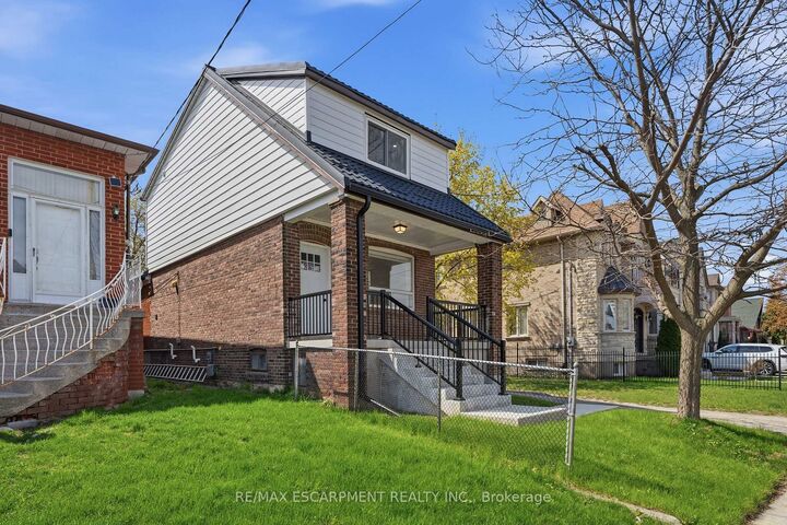 Property Photo: 1049 Glencairn Avenue ON M6B 2B1