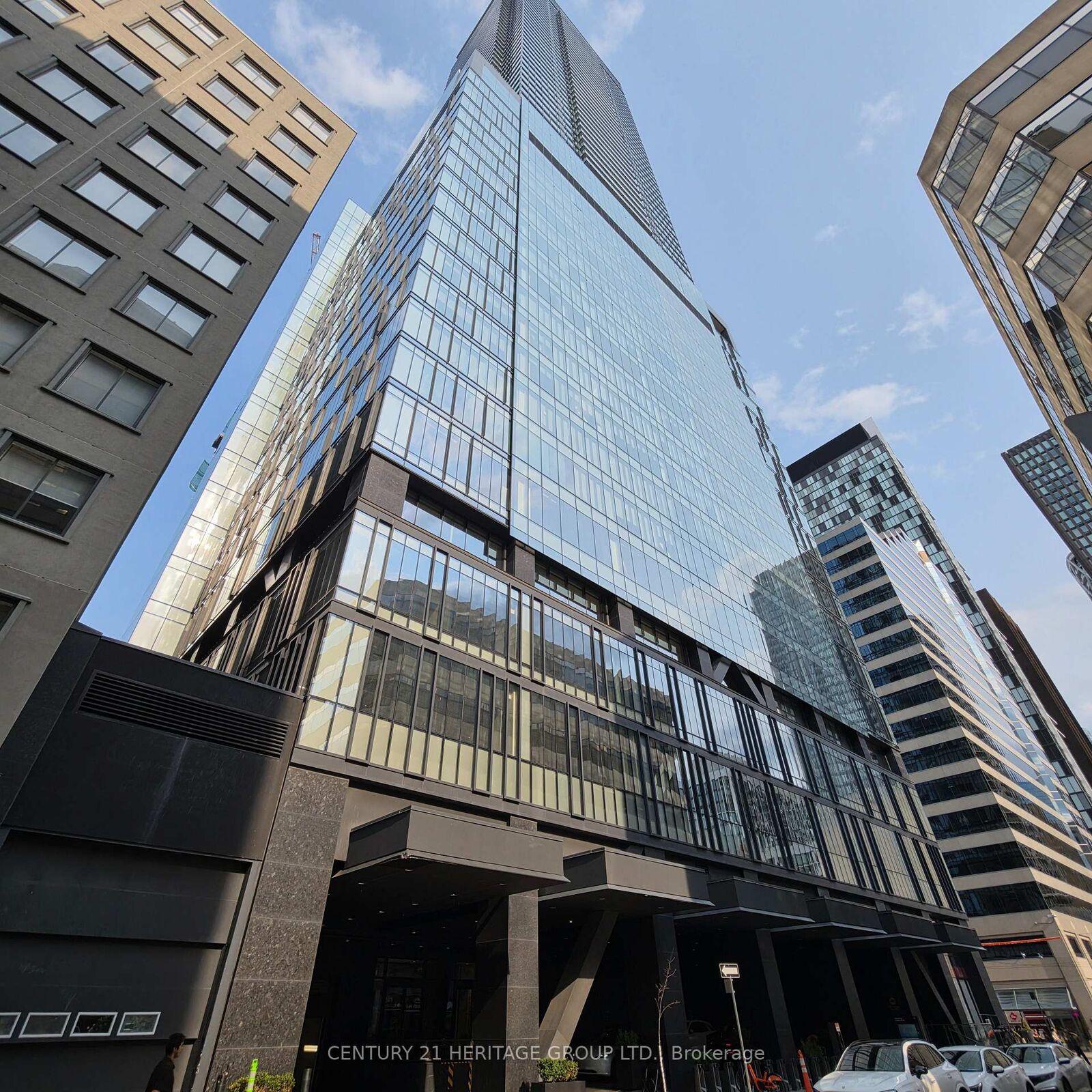 Property Photo:  488 University Avenue 3005  ON M5G 0C1 