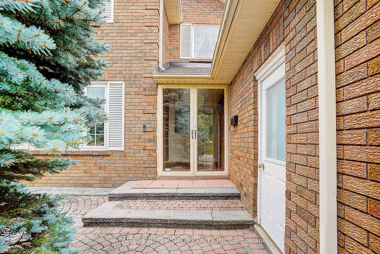 Property Photo: 51 Leighland Drive ON L3R 7R8