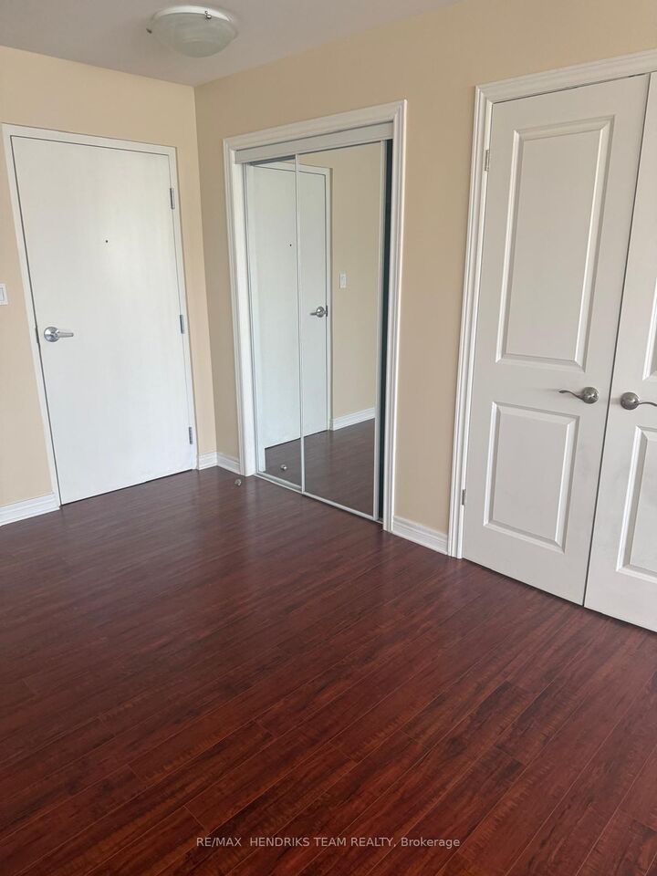 Property Photo:  320 Vine Street 2B  ON L2M 4T3 
