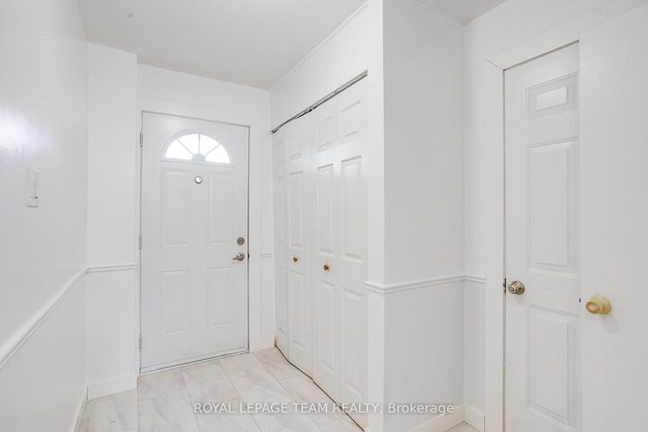 Property Photo: 2669 Southvale Crescent 52 ON K1B 4V2