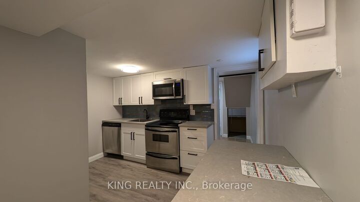 Property Photo: 81 Josephine Street 2 ON N5Z 3P4