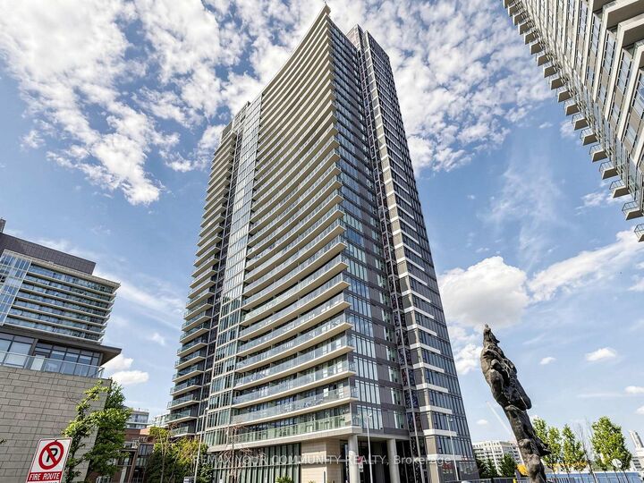 Property Photo: 121 McMahon Drive 3302 ON M2K 0C1