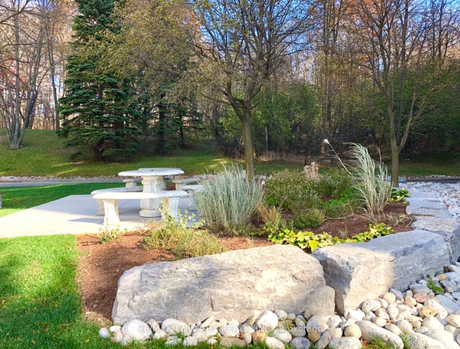 Property Photo: 55 Green Valley Drive 608 ON N2P 1Z6