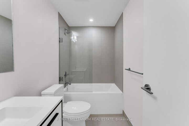 Property Photo:  385 Winston Road 1011  ON L3M 4E8 