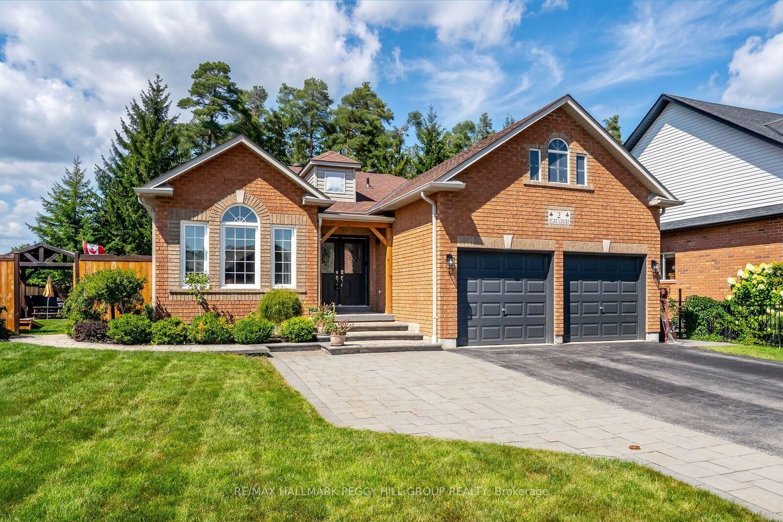 Property Photo:  2 Purt Court  ON L4N 9K7 