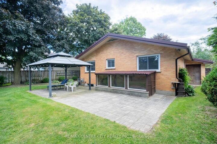 Property Photo: 245 Dominion Street ON N7G 3G9