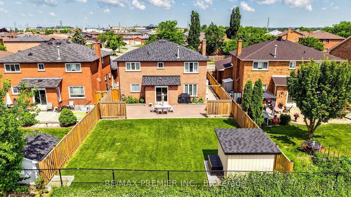 Property Photo: 261 Morning Star Drive ON L4L 6H4