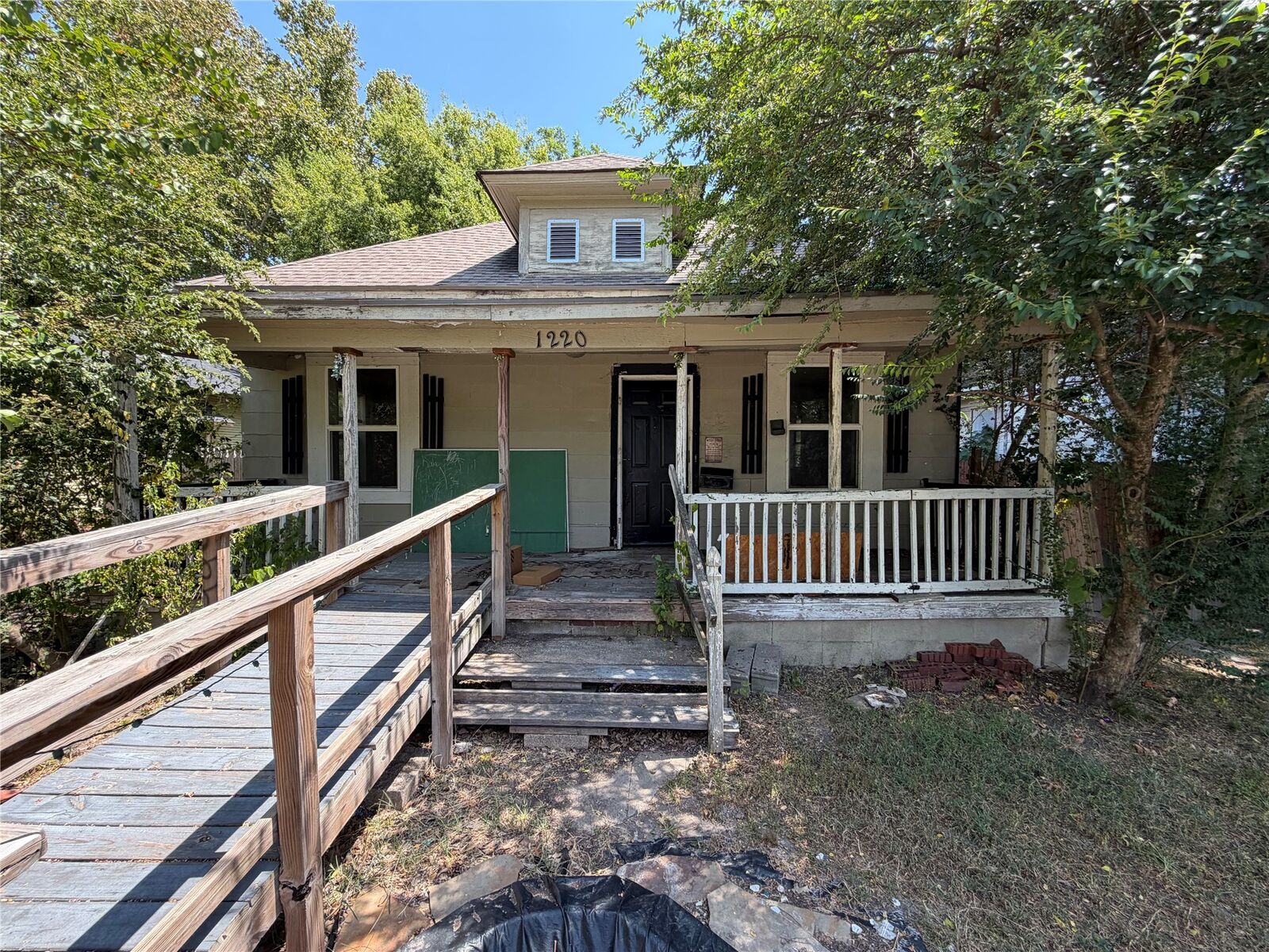 Property Photo:  1220 Cherry Street  OK 74403 