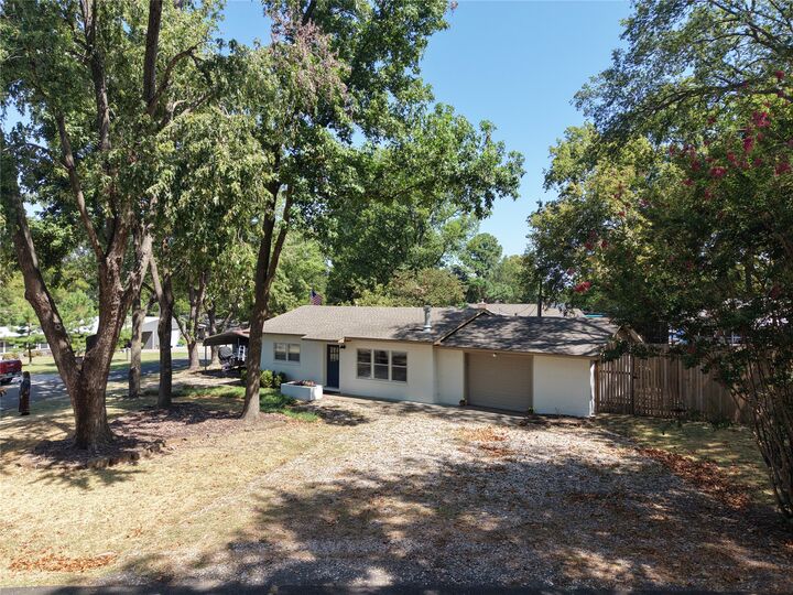 Property Photo: 69457 S 321 Road OK 74467