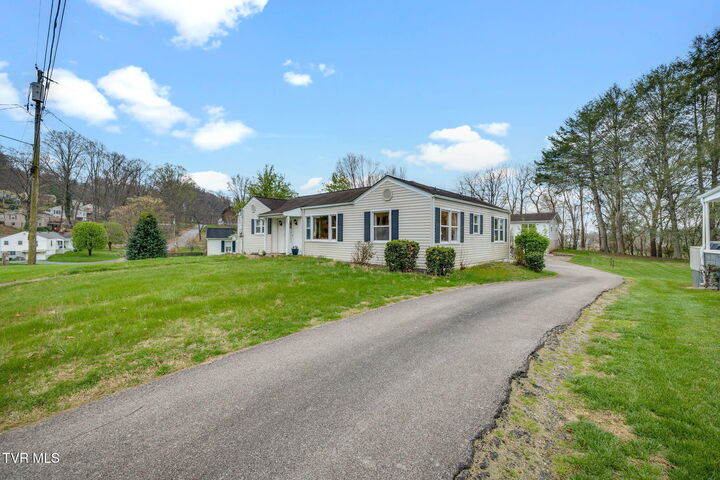 Property Photo:  1326 Valley Drive  TN 37620 