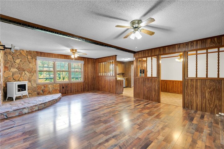 Property Photo: 303 McNeil Drive SC 29624