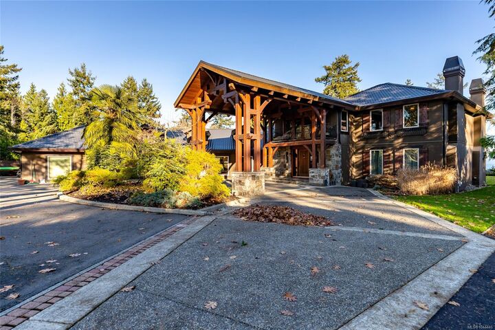 Property Photo: 511 Soriel Rd BC V9P 1A4