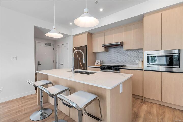 2000 West Park Lane #101 — photo 1