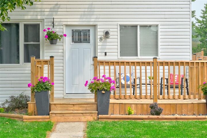 Property Photo: 8 St. Clair Street ON N0P 2L0