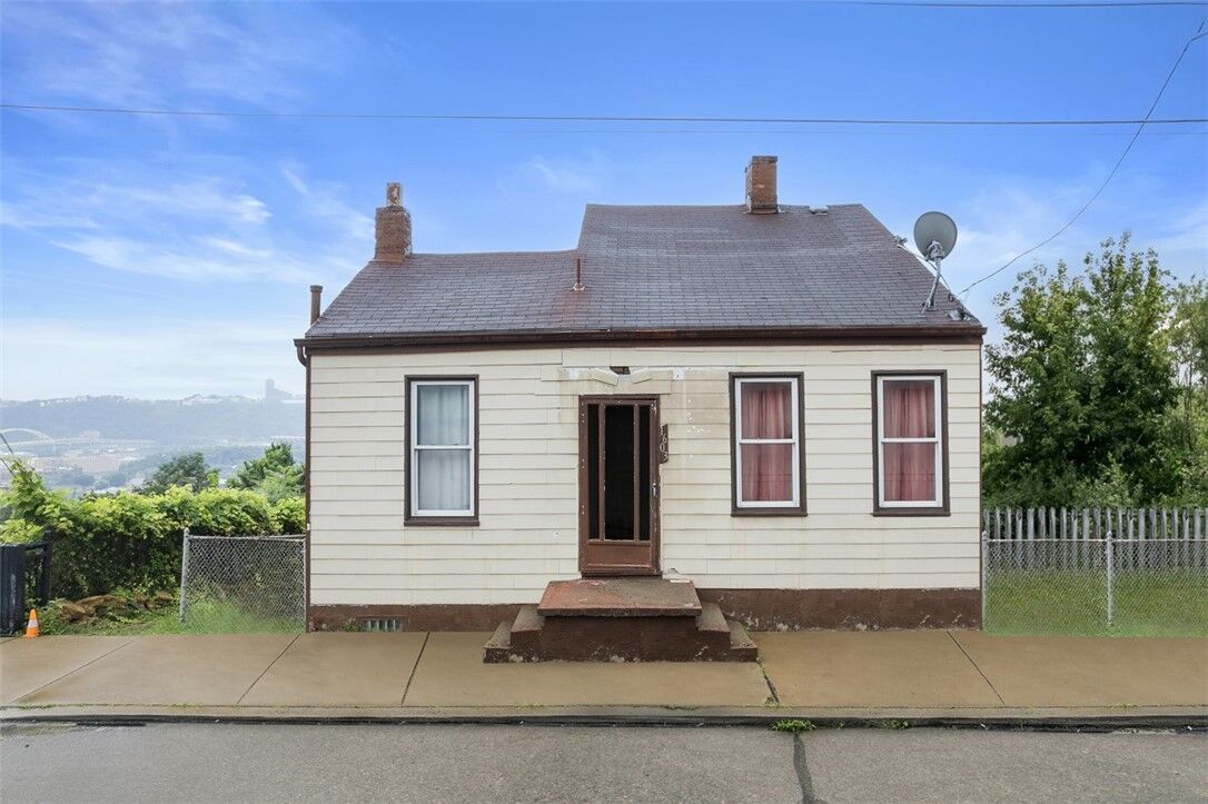 Property Photo: 1603 Meadville St PA 15214
