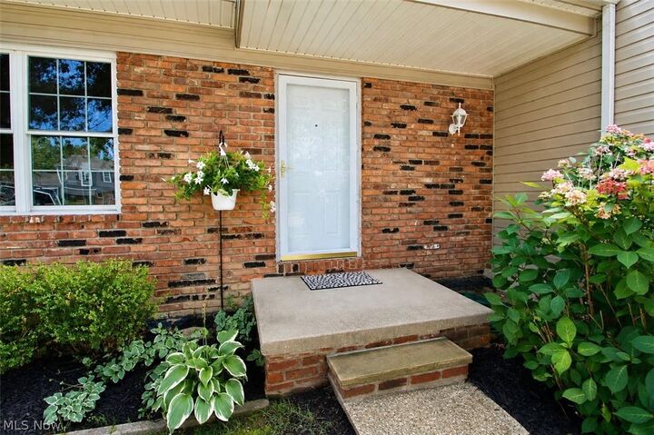 Property Photo: 7882 Richwood Drive OH 44060
