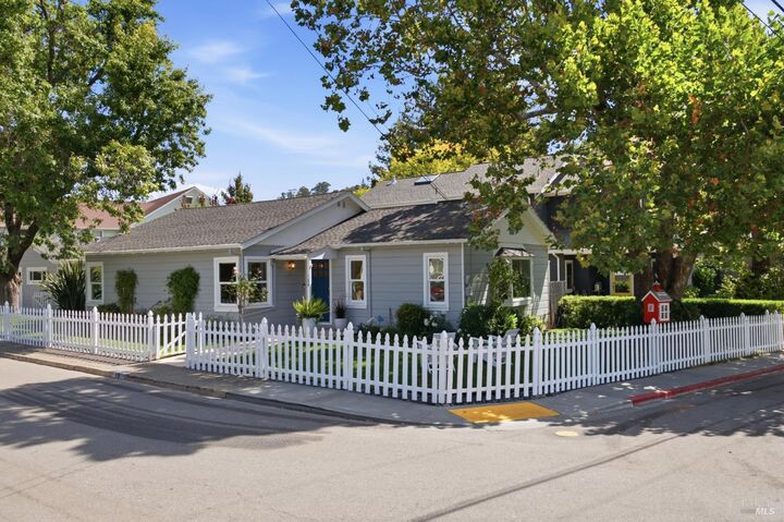 Property Photo: 19 Sais Avenue CA 94960