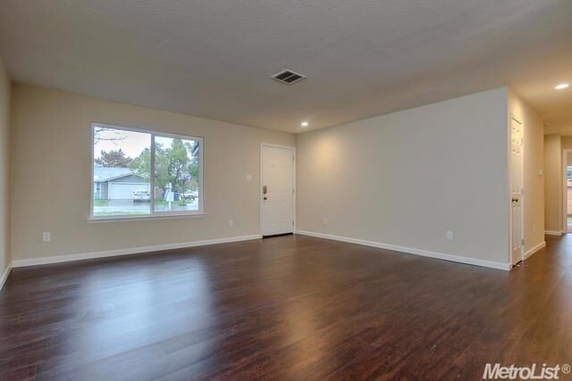 Property Photo: 7522 Bowen Circle CA 95822