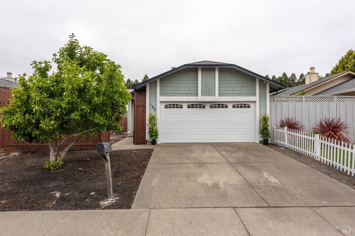 Property Photo:  102 Pinewood Court  CA 94931 