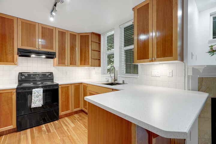 Property Photo: 15350 16A Avenue 211 BC V4A 1S9