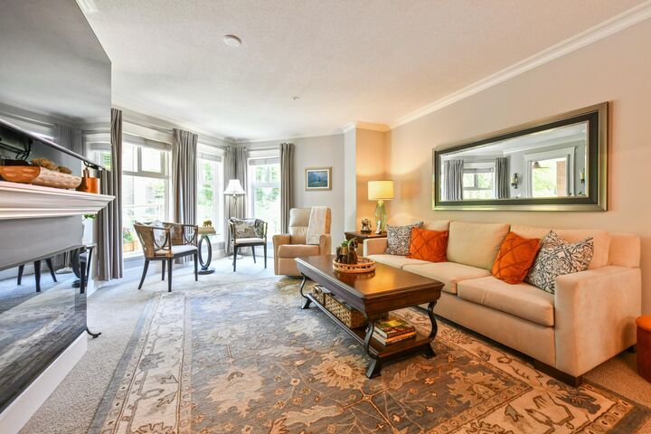 Property Photo: 15350 19A Avenue 214 BC V4A 9W1