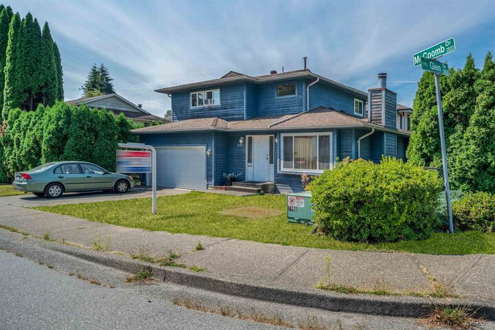 2871 McCoomb Drive — photo 1