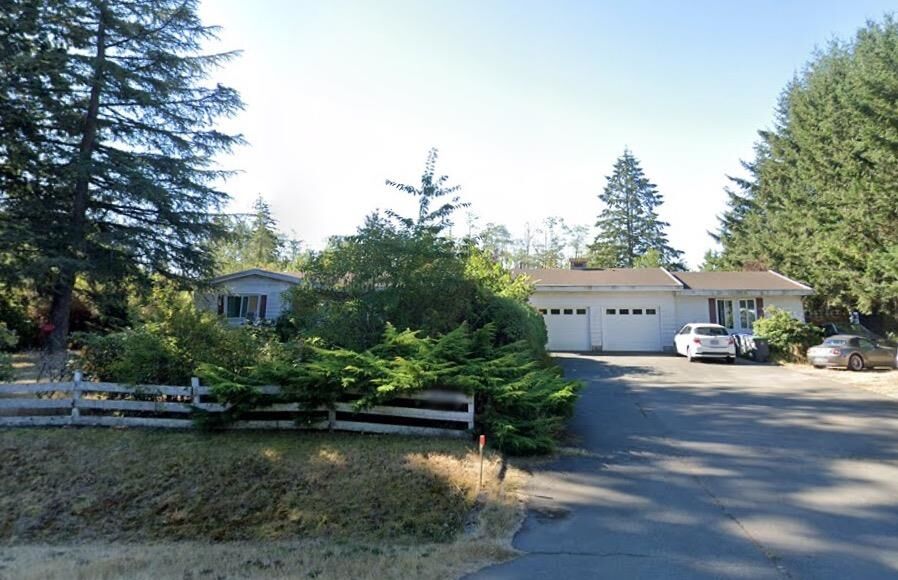 Property Photo: 16910 23 Avenue BC V3Z 9Z2