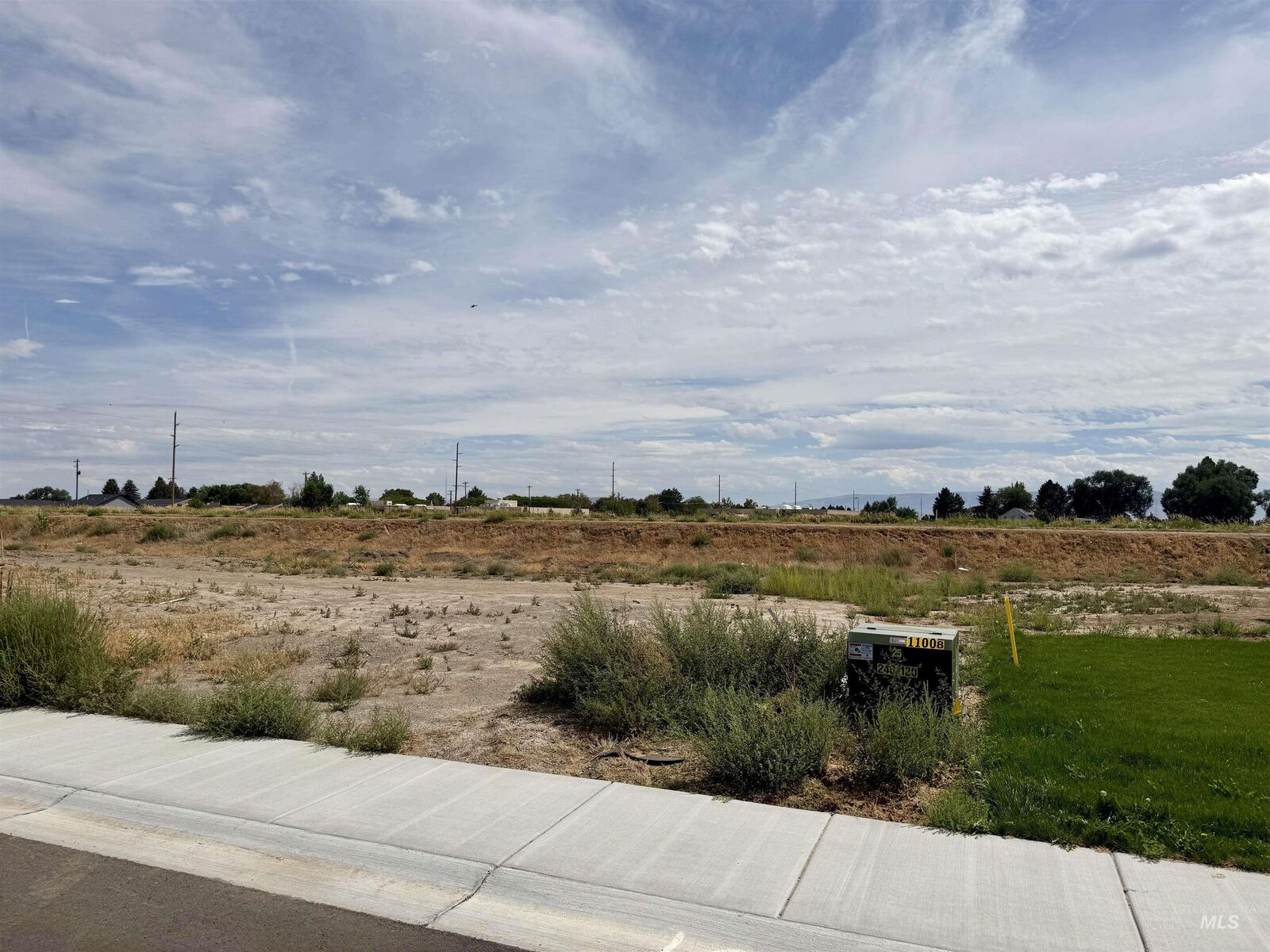 Property Photo: 1409 Cardon Ct. ID 83350
