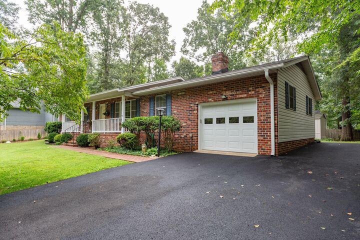 Property Photo:  4 Hamlin Drive  VA 22405 