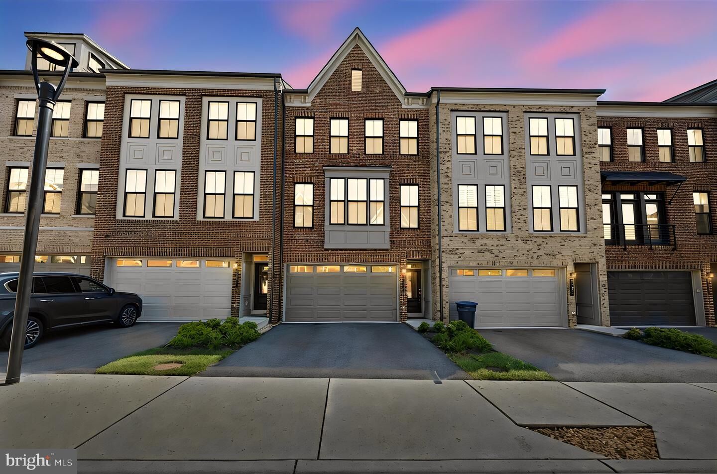 Property Photo: 5179 Ridgeview Retreat Drive VA 20151