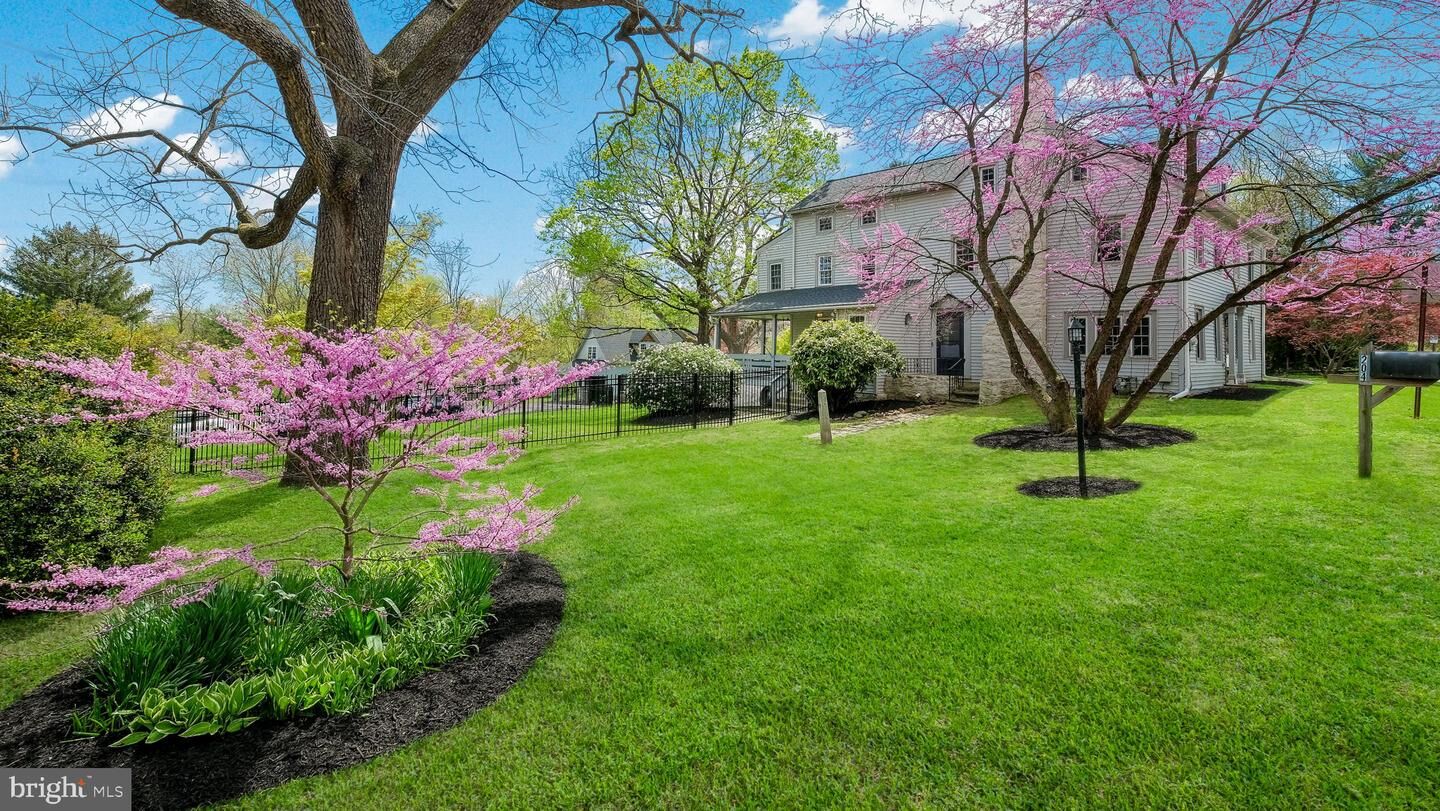Property Photo:  204 W Brookhaven Road  PA 19086 