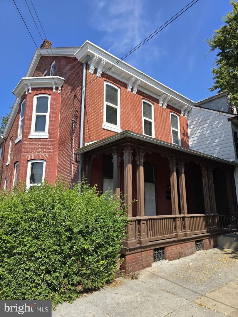 Property Photo: 1017 Chestnut Street PA 17042