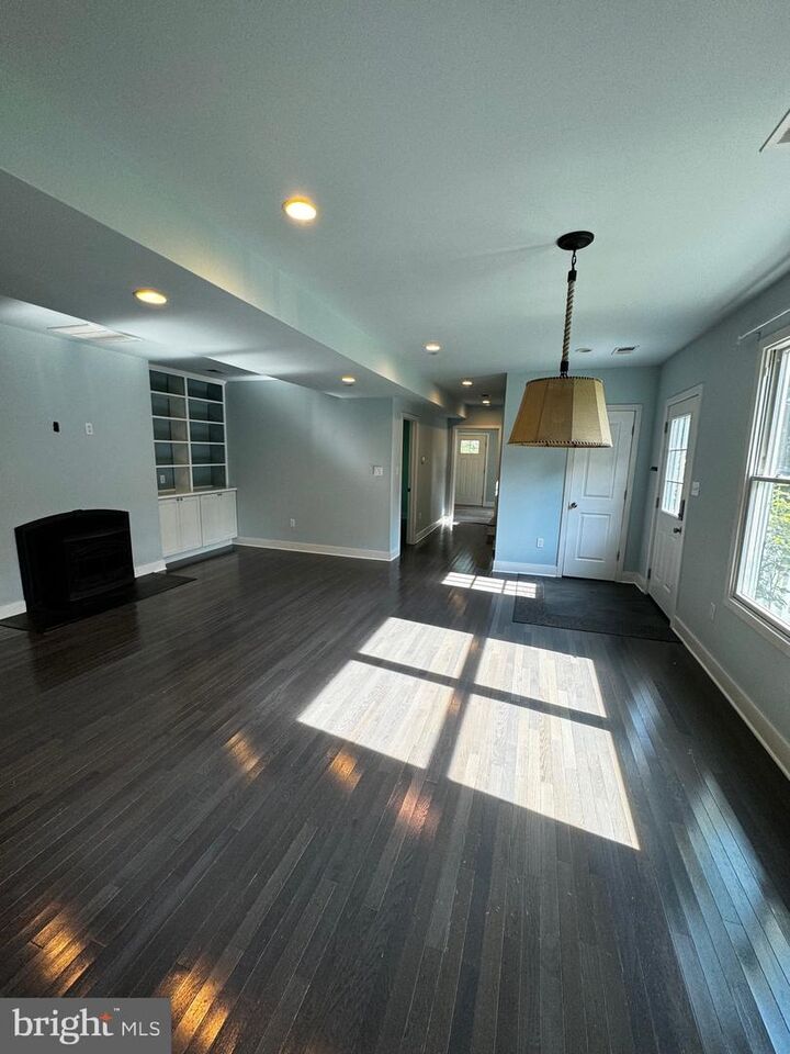 Property Photo: 733 Walnut Avenue MD 20714