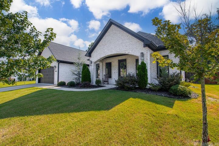 Property Photo: 7816 S Shoreline Boulevard AR 72019