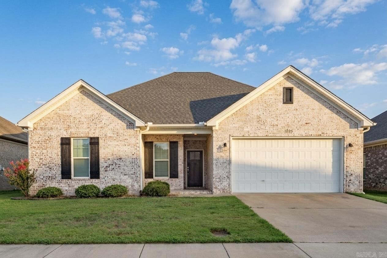 Property Photo:  1525 Cherry Bark Drive  AR 72034 